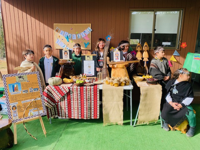 Taller de pueblos originarios de Chile. Actividad en Colegio Teresa Vial.